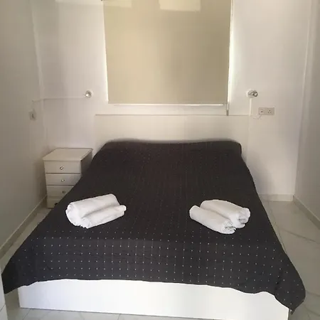 Jacks Apartment Paphos Extérieur photo