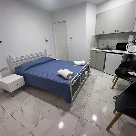 Jacks Apartment Paphos Extérieur photo