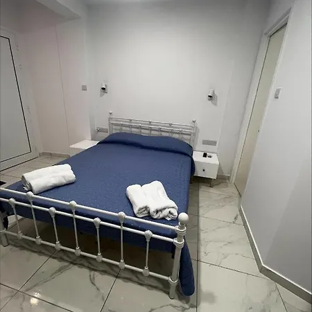 Jacks Apartment Paphos Extérieur photo