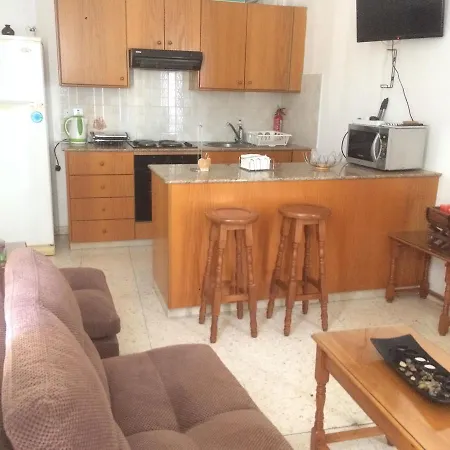 Jacks Apartment Paphos Extérieur photo